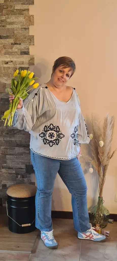 Blouse Pompons
