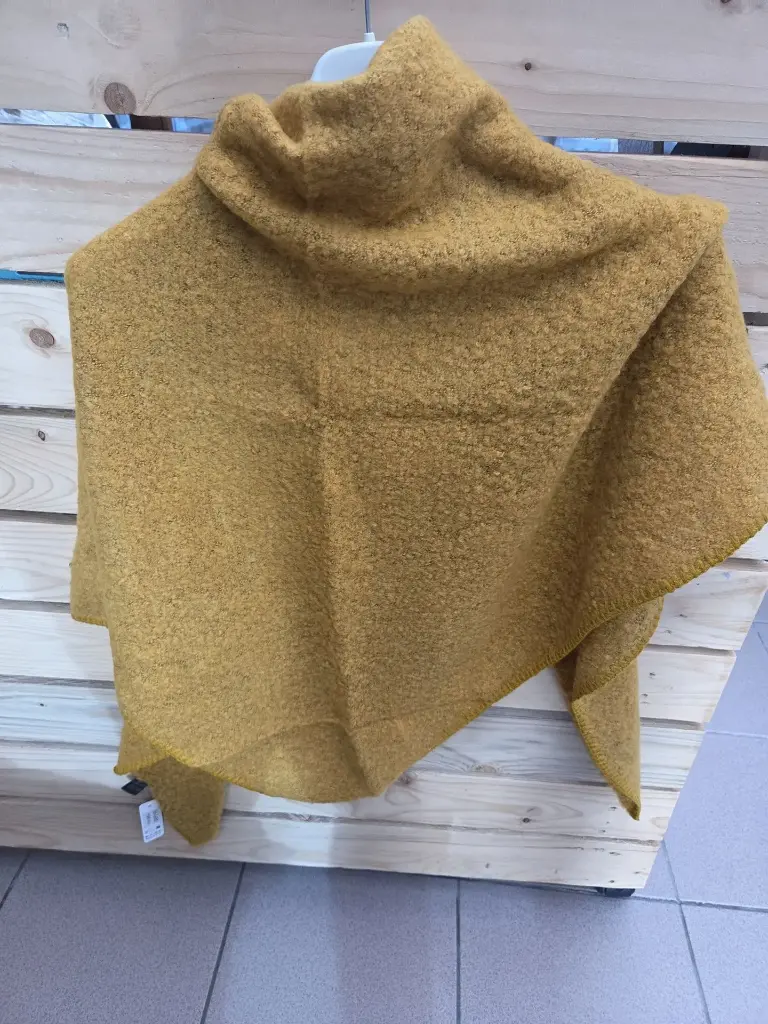 Echarpe unie triangle