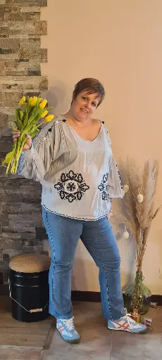 Blouse Pompons